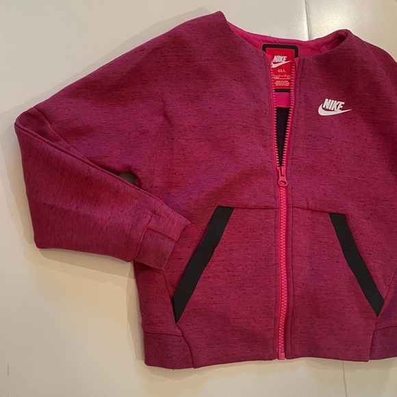 Nike Fuchsia Jacket with Black Details - Picture 3 of 3